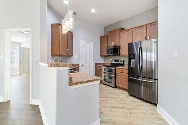 Building Photo - Gorgeous 3 bedroom, 2 bath home with a study near the Forum & Randolph AFB!