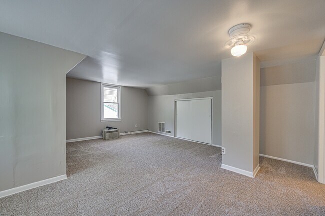 Building Photo - COLLEGE PRE-LEASING