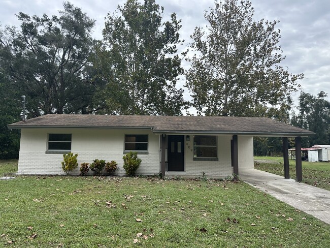 Building Photo - Updated 3 Bedroom, 1 Bath Single Family Ho...