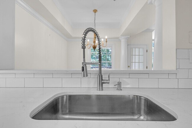 Building Photo - Gated Community In The Heart of Buckhead.