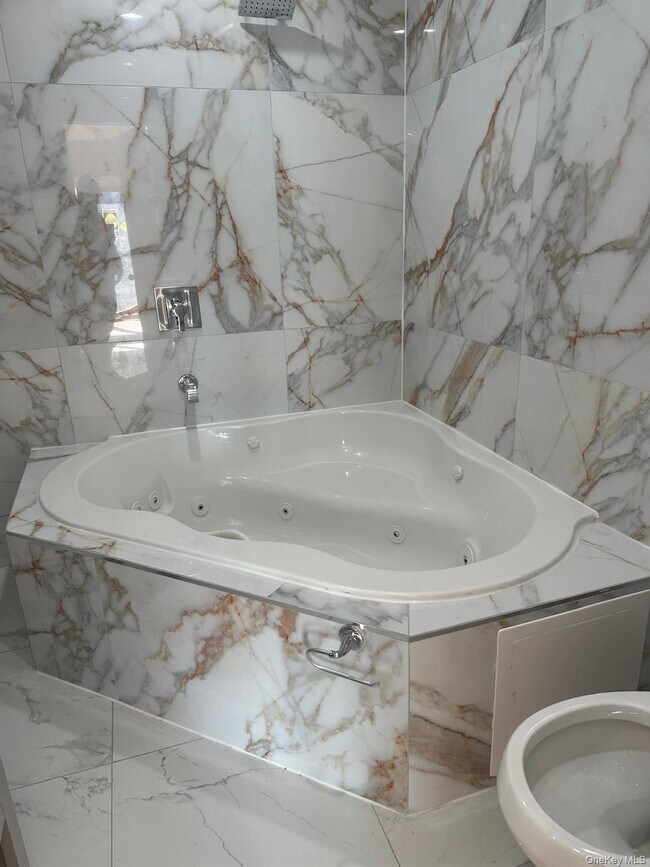 Building Photo - 237-34 Fairbury Ave