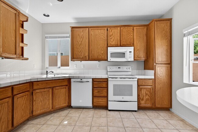 Building Photo - Renovated Court Location Beauty – Spacious 4BD Home Near Pleasant Hill!