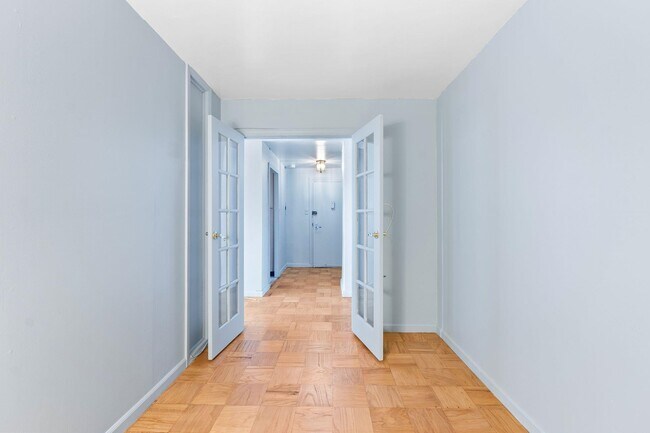 Building Photo - 6040 JFK Blvd E