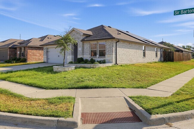 Building Photo - 116 Sir Barton Ln