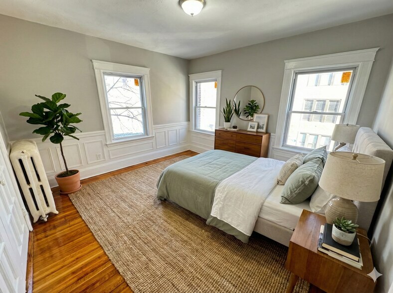 Building Photo - 1496 Commonwealth Ave