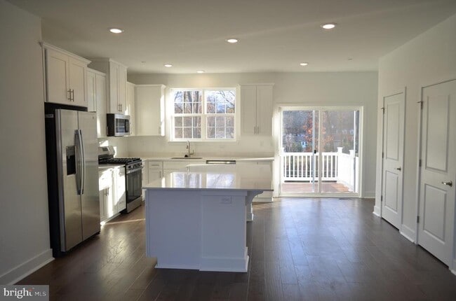 Building Photo - 113 FRED CLARK Dr