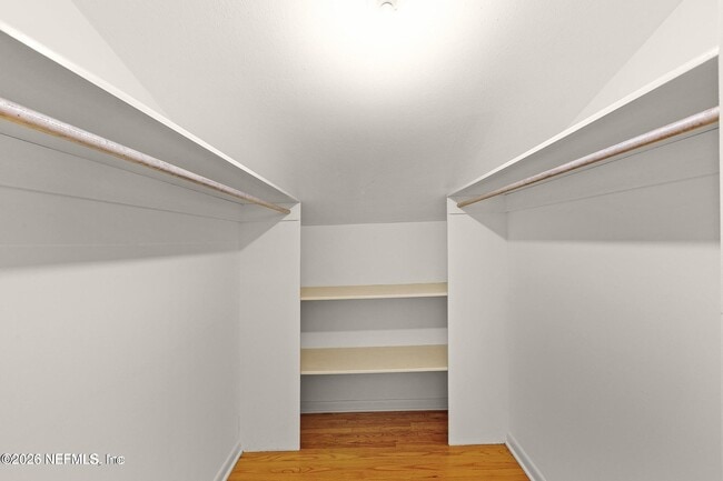 Building Photo - 1922 Holly Oaks Ravine Dr