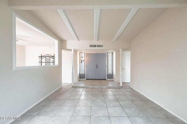 Building Photo - 3048 Yarwood Dr