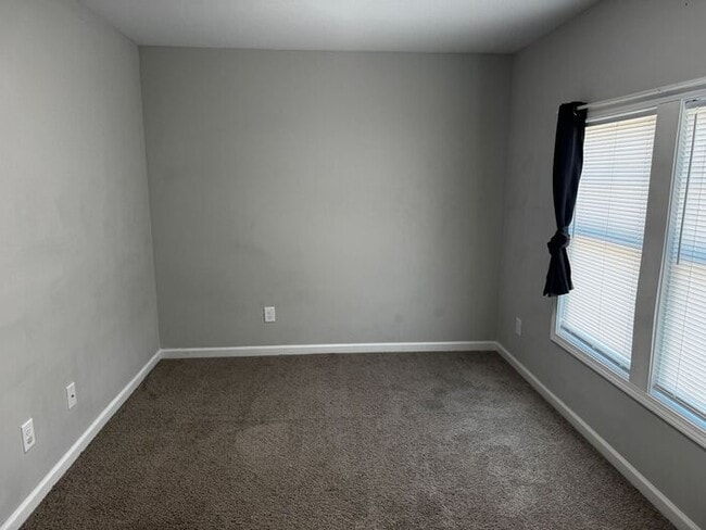Building Photo - 2 bedroom 2.5 bath Townhouse in Hope Mills