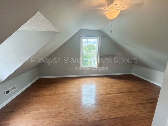 Building Photo - 40 Reid St