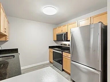 Building Photo - 120 Mountfort St
