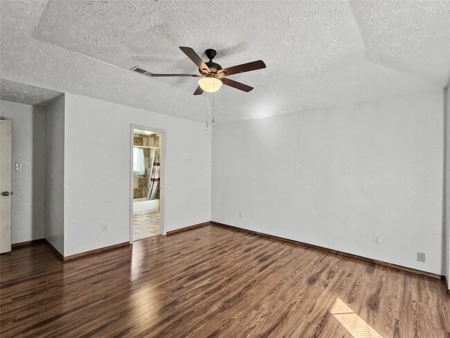 Building Photo - 15223 Peachmeadow Ln