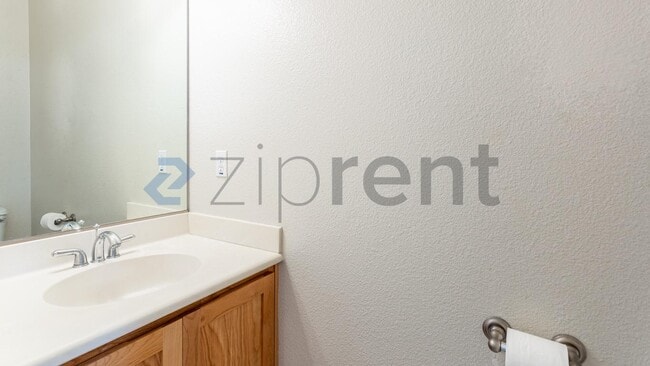 Building Photo - 1251 Clover Dr