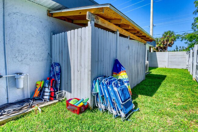 Building Photo - 106 Playmore Dr