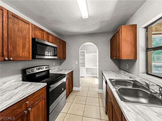 Building Photo - 7300 Barragan Rd