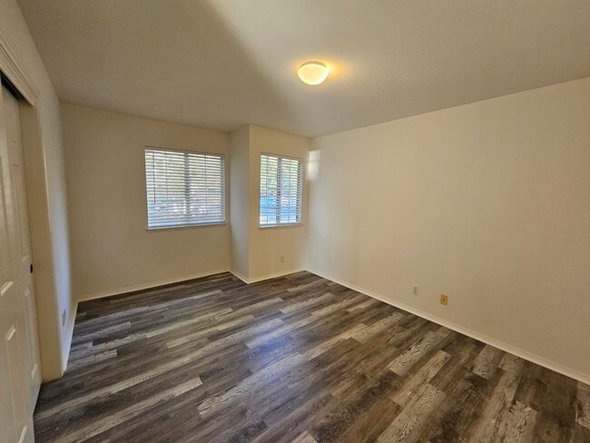 Building Photo - 231 Rosita St