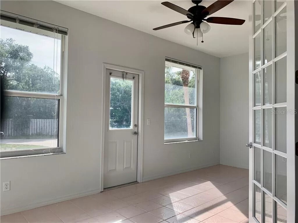 Building Photo - 2301 Goya Dr