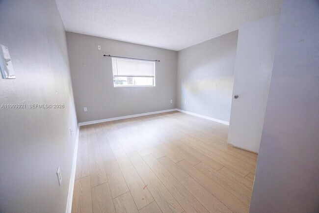 Building Photo - 14920 SW 82nd Ln