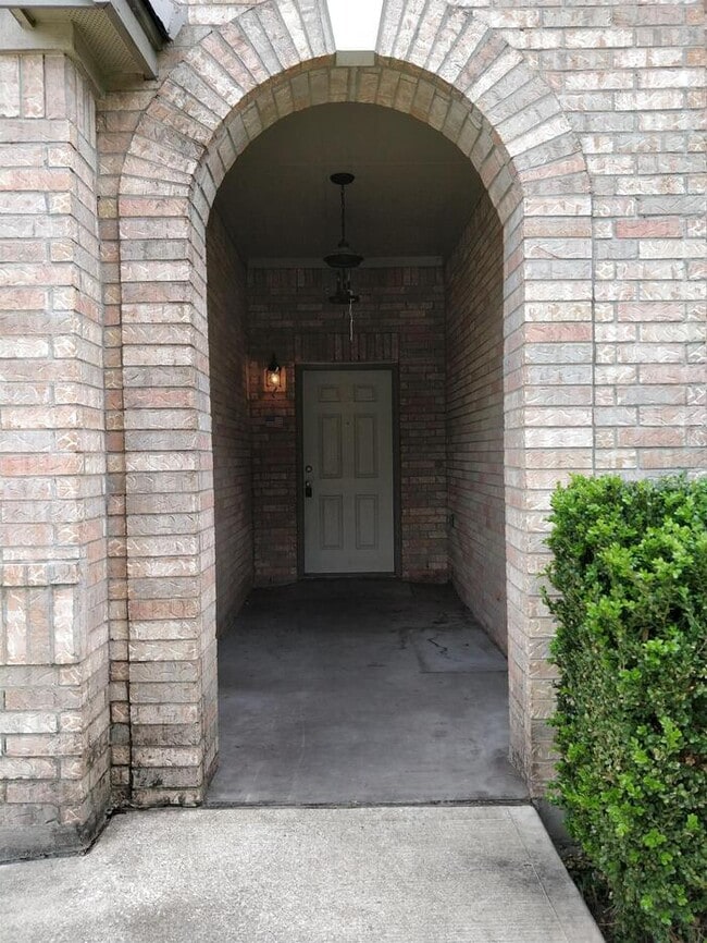 Building Photo - 9000 Ipswich Bay Dr