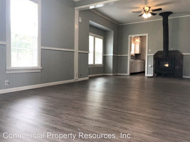 Building Photo - 400 Glen Creek Rd NW