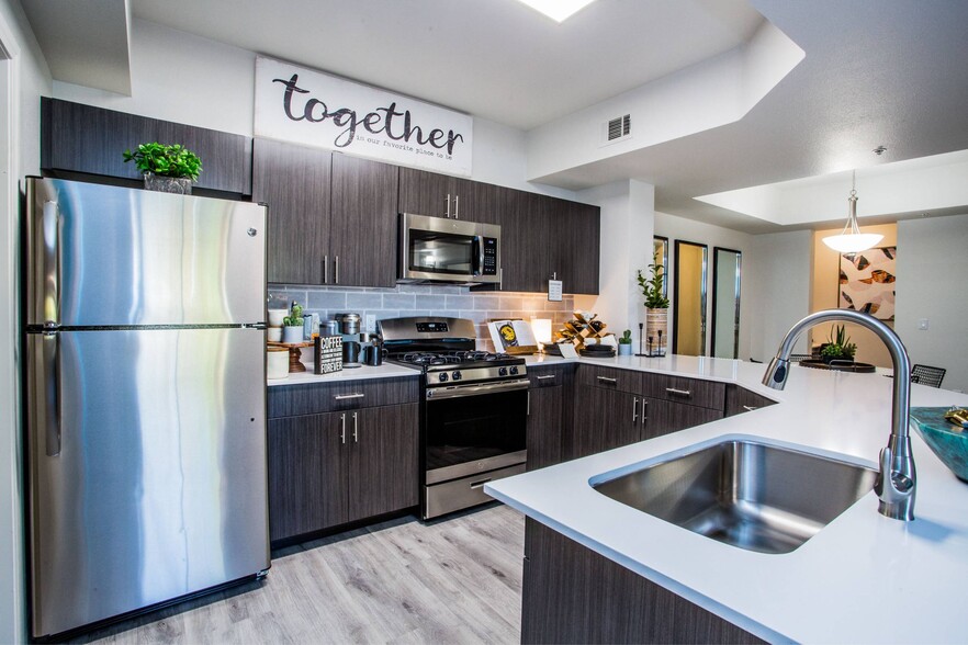 Building Photo - Colton Apartments