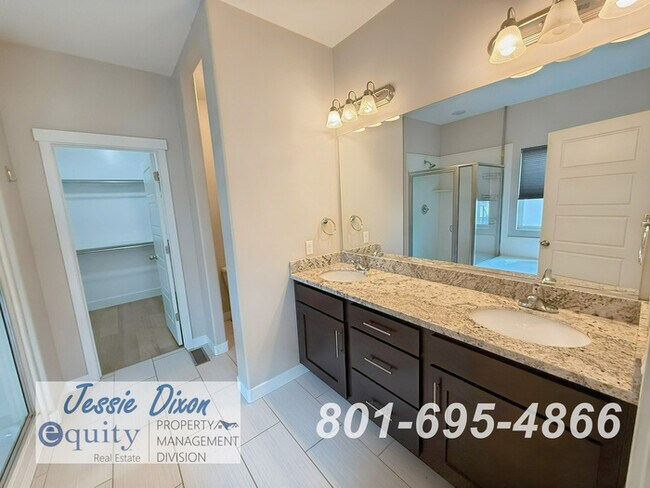 Building Photo - 1369 Carriage Chase Dr