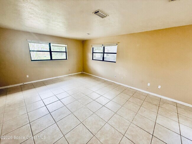 Building Photo - 410 S Tropical Trail