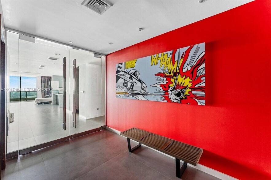 Building Photo - 900 Biscayne Blvd