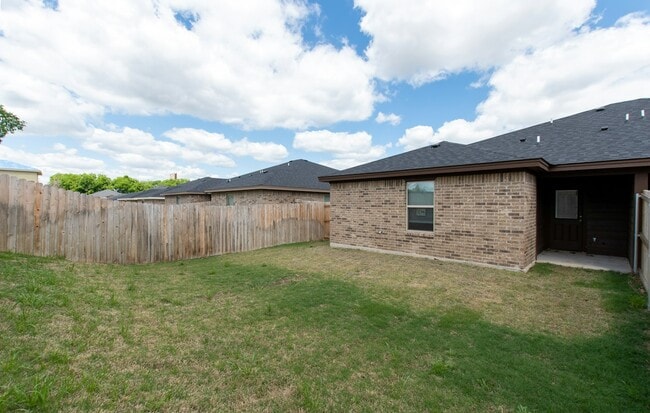 Building Photo - 344 Arnold Dr