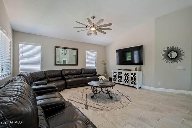 Building Photo - 2401 E Sequoia Dr