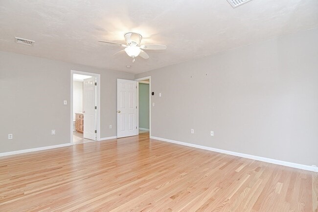 Building Photo - 173 East St