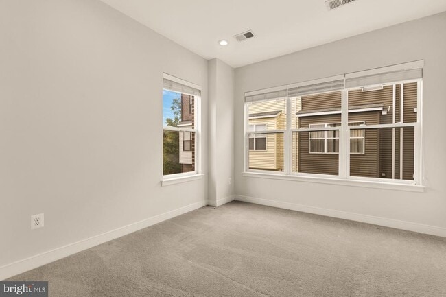 Building Photo - 4333 Kennedy St