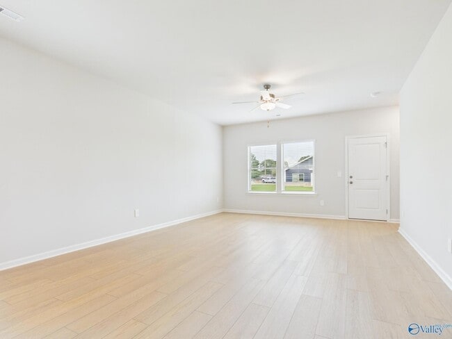 Building Photo - 15433 GRAYSON CIR