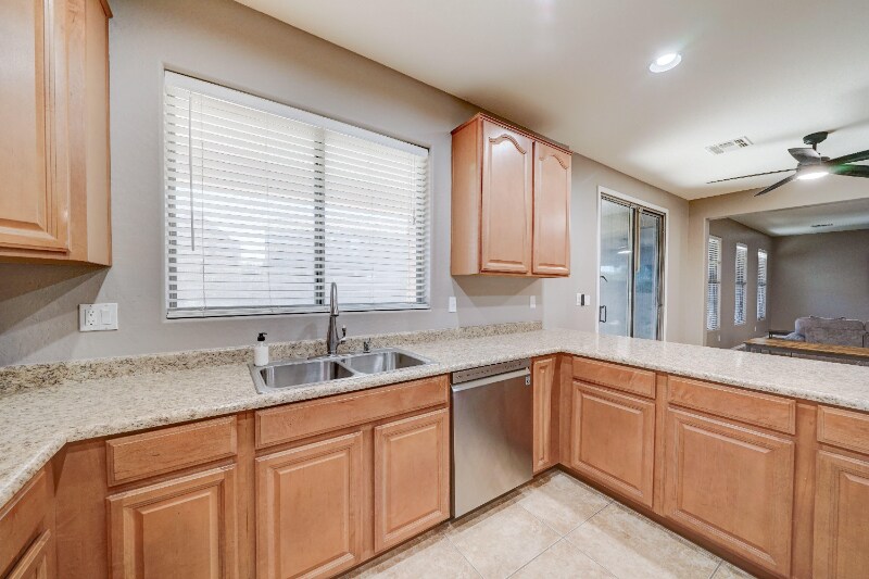 Building Photo - 10223 W Raymond St