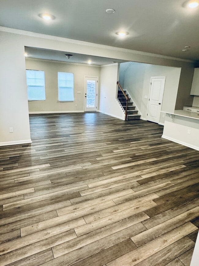 Building Photo - Wonderful 3 bed home