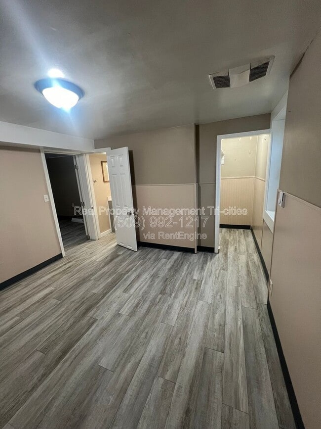 Building Photo - 508 9th St