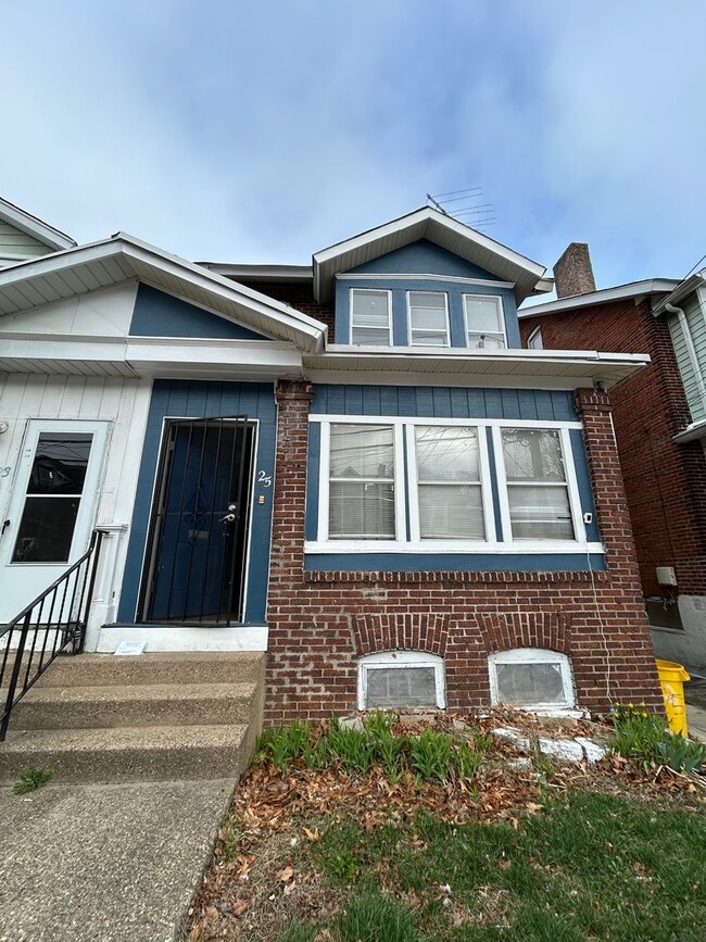 Building Photo - Large house with a nice layout welcome Home