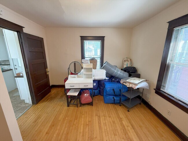 Building Photo - 1320 St James Ct