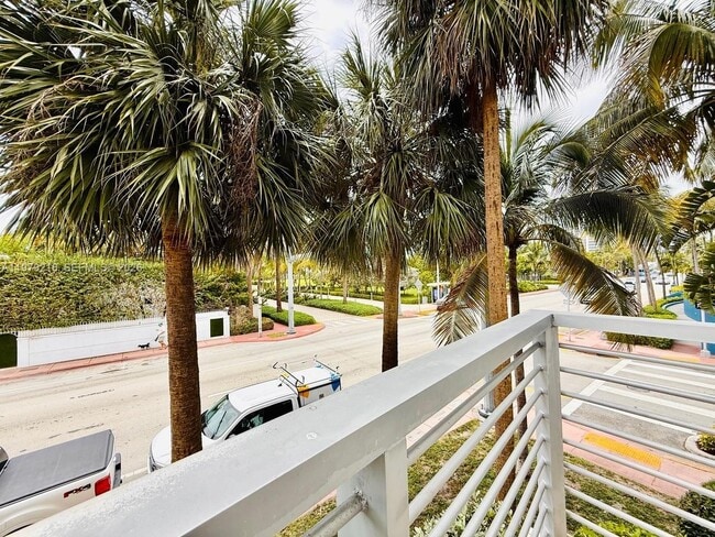 Building Photo - 7700 Collins Ave