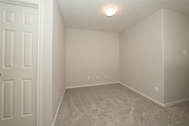 Building Photo - 14310 Mirkwood Ln