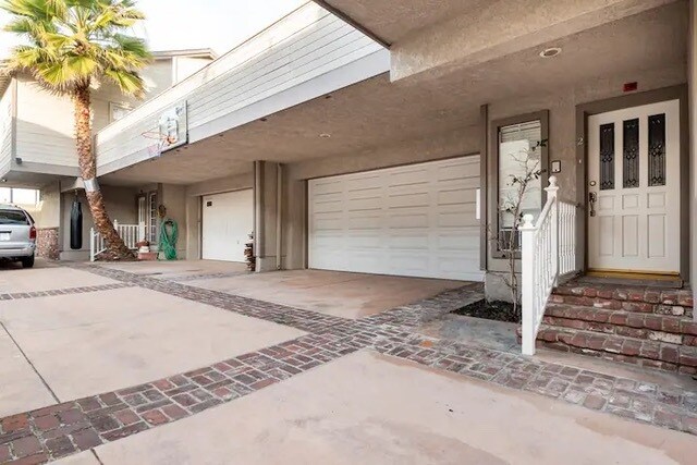 Building Photo - 2603 Vanderbilt Ln