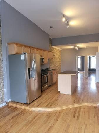 Building Photo - 531 N Ashland Ave
