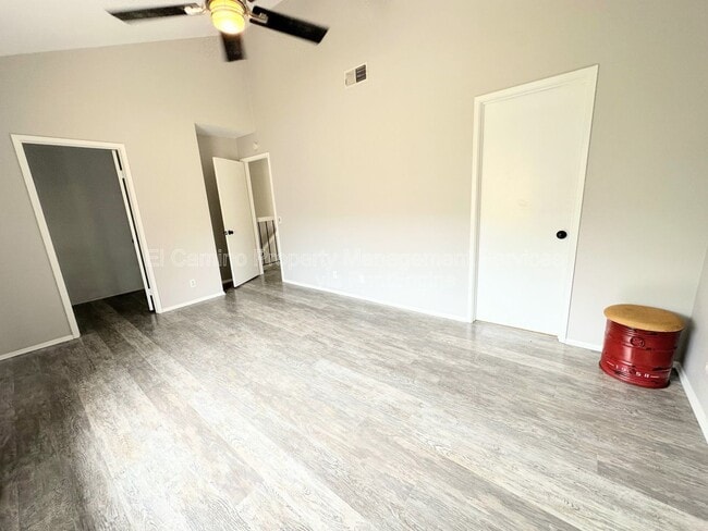 Building Photo - 955 Lamark Ln