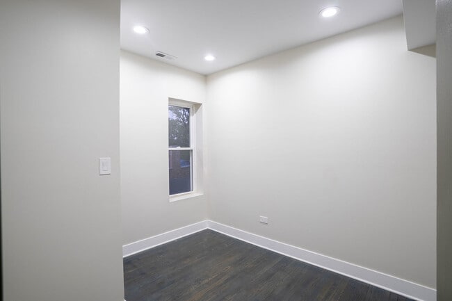 Building Photo - 7948 S Evans Ave