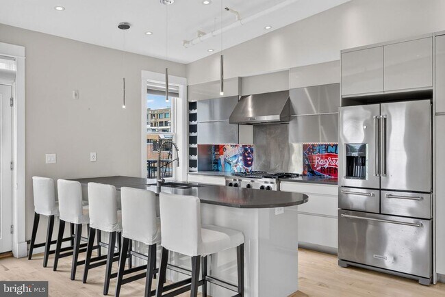 Building Photo - 1620 15th St NW