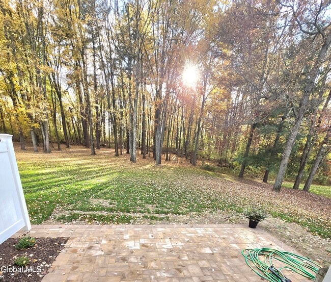 Building Photo - 8 Red Maple Ln