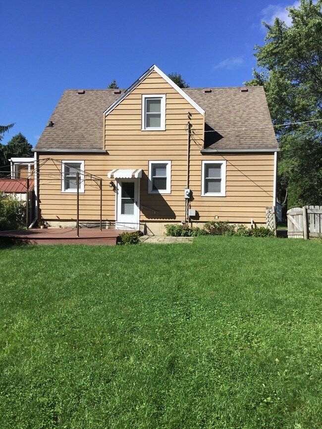 Building Photo - 311 Dawn Ave