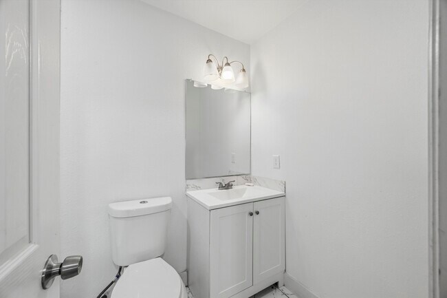 Building Photo - 1501 Maiden Ln