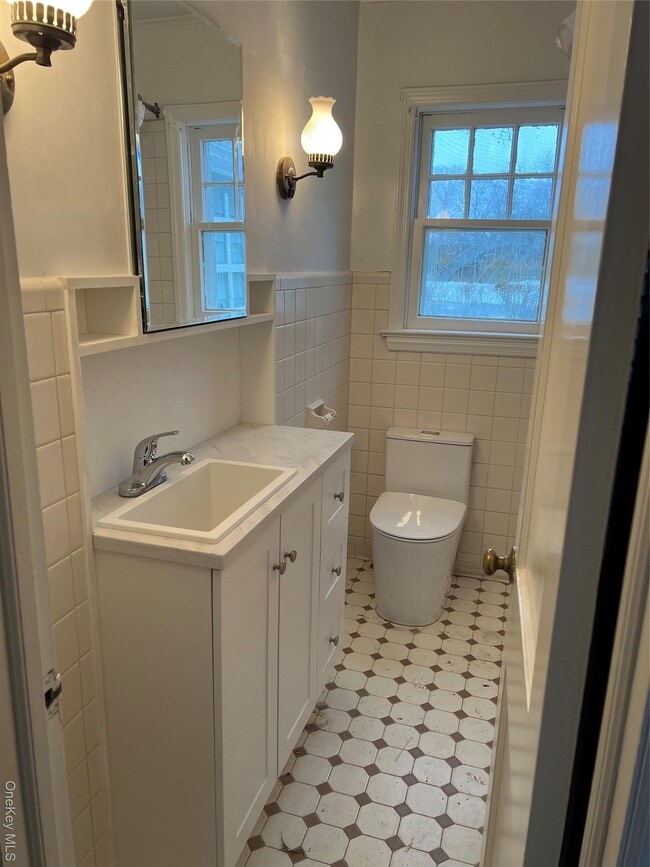 Building Photo - 16 Vail Ave