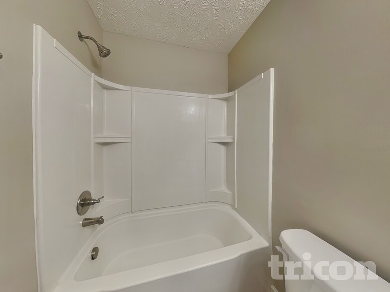 Building Photo - 1457 Mutual Dr